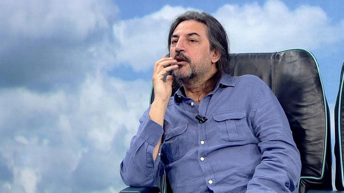 Çelik, lise yıllarına ait fotoğrafını paylaştı ve öğretmenlerine teşekkür etti