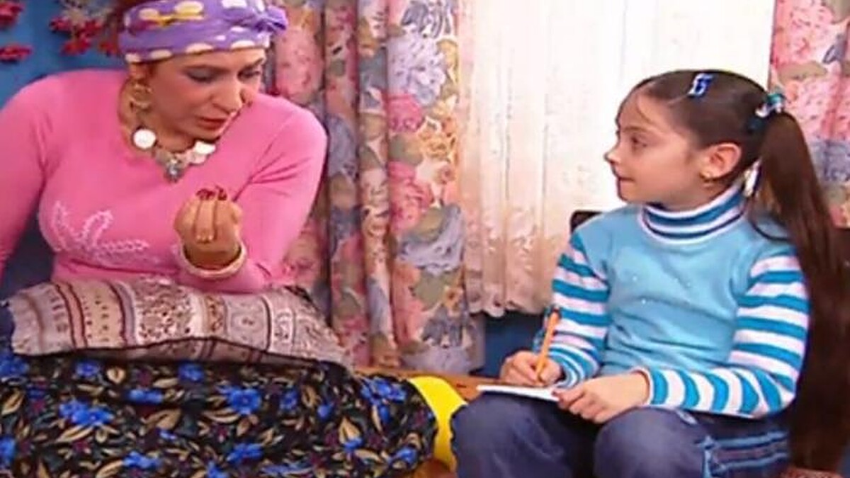 Cennet Mahallesi'nin Ayşe'si Belemir Temizsoy, hemşirelik yaparak sosyal medyada dikkat çekiyor!