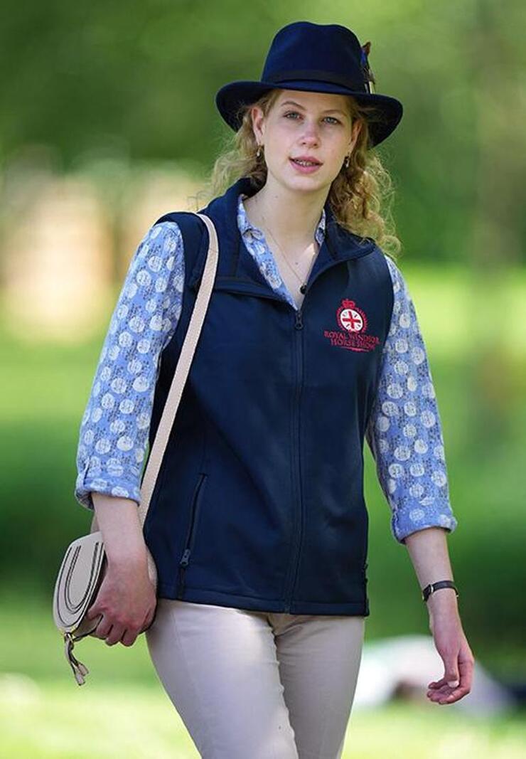 Lady Louise Windsor: Sakin Yaşamı ve Lüks Hizmetleri ile Dikkat Çekiyor