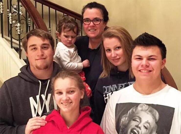 Rosie O'Donnell Oğlunun Evliliğini Duyurdu: Gelinini Kızı Gibi Görüyor