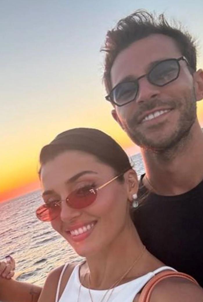 Hande Erçel Mikonos'ta tatil yaparken yeni pozuyla beğeni yağmuruna tutuldu