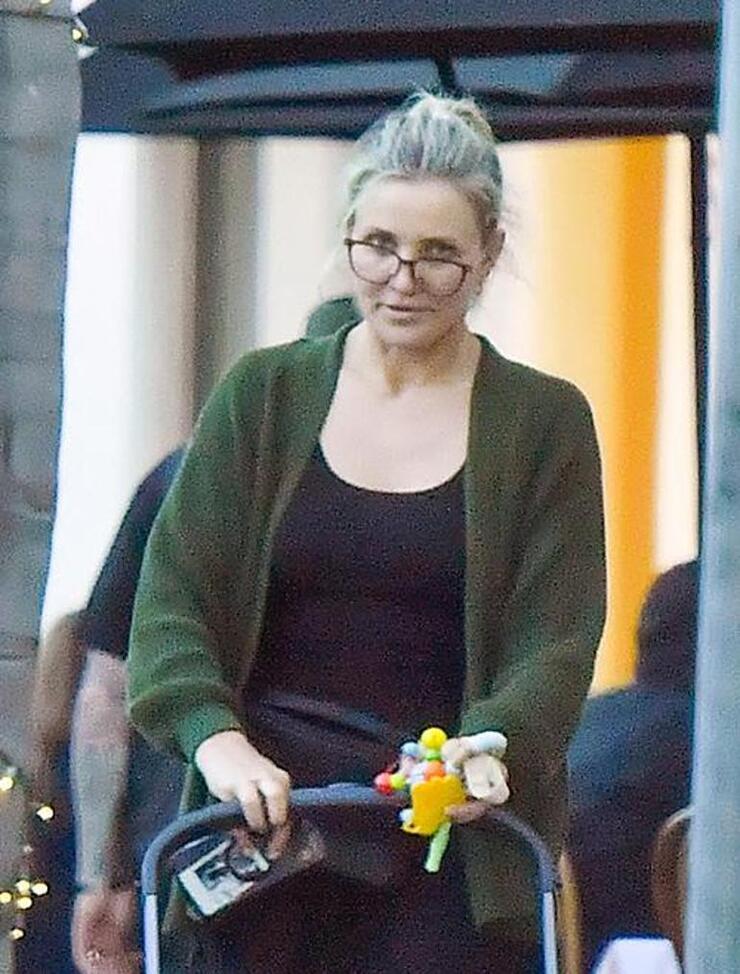 Cameron Diaz'ın Yatak Odası Tavsiyeleri ve Sokakta Kocasına Yakınlığı Dikkat Çekti