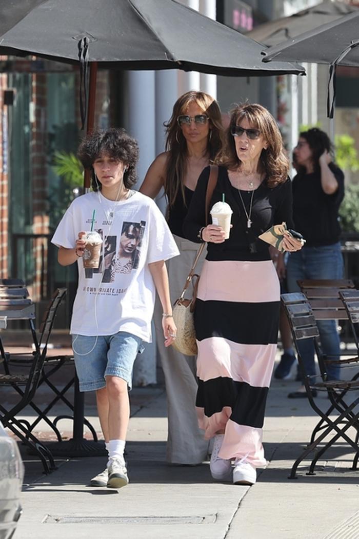 Jennifer Lopez, Ben Affleck'in ardından yüzüğünü çıkardı; evlilikte sorunlar iddiası gündemde