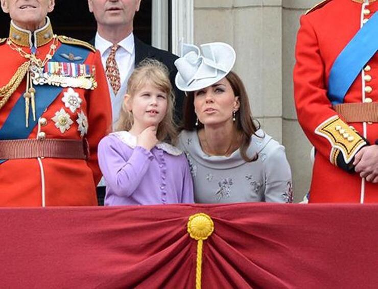 Lady Louise Windsor: Sakin Yaşamı ve Lüks Hizmetleri ile Dikkat Çekiyor
