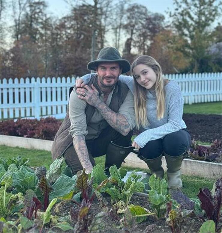 Beckham Ailesi'nde Duygusal Anlar: En Küçük Kızları Harper Boyunu Geçti