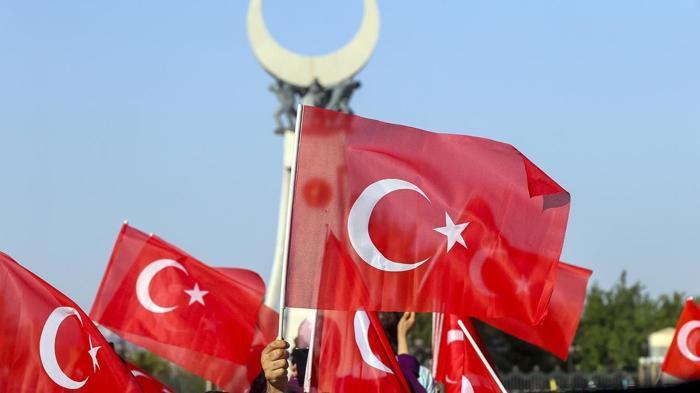 Ünlülerden 30 Ağustos Zafer Bayramı'na özel sosyal medya kutlamaları ve mesajlar