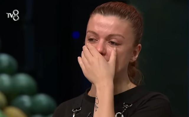 Ümmühan MasterChef'e veda etti, Beyza'yla vedalaşmadan dikkat çekti!