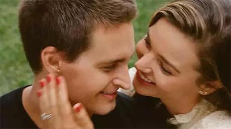 Miranda Kerr ve Eşi Evan Spiegel, Malibu'daki Lüks Evlerini 4.11 Milyon Dolarla Sattı