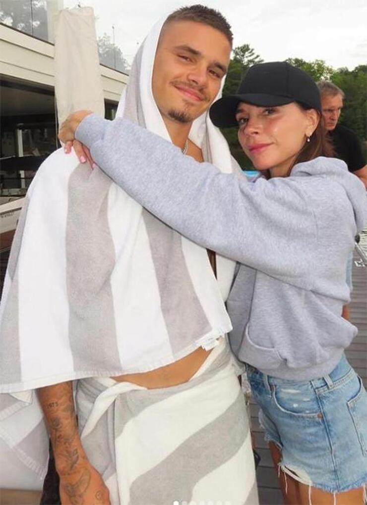 Beckham Ailesi'nde Duygusal Anlar: En Küçük Kızları Harper Boyunu Geçti