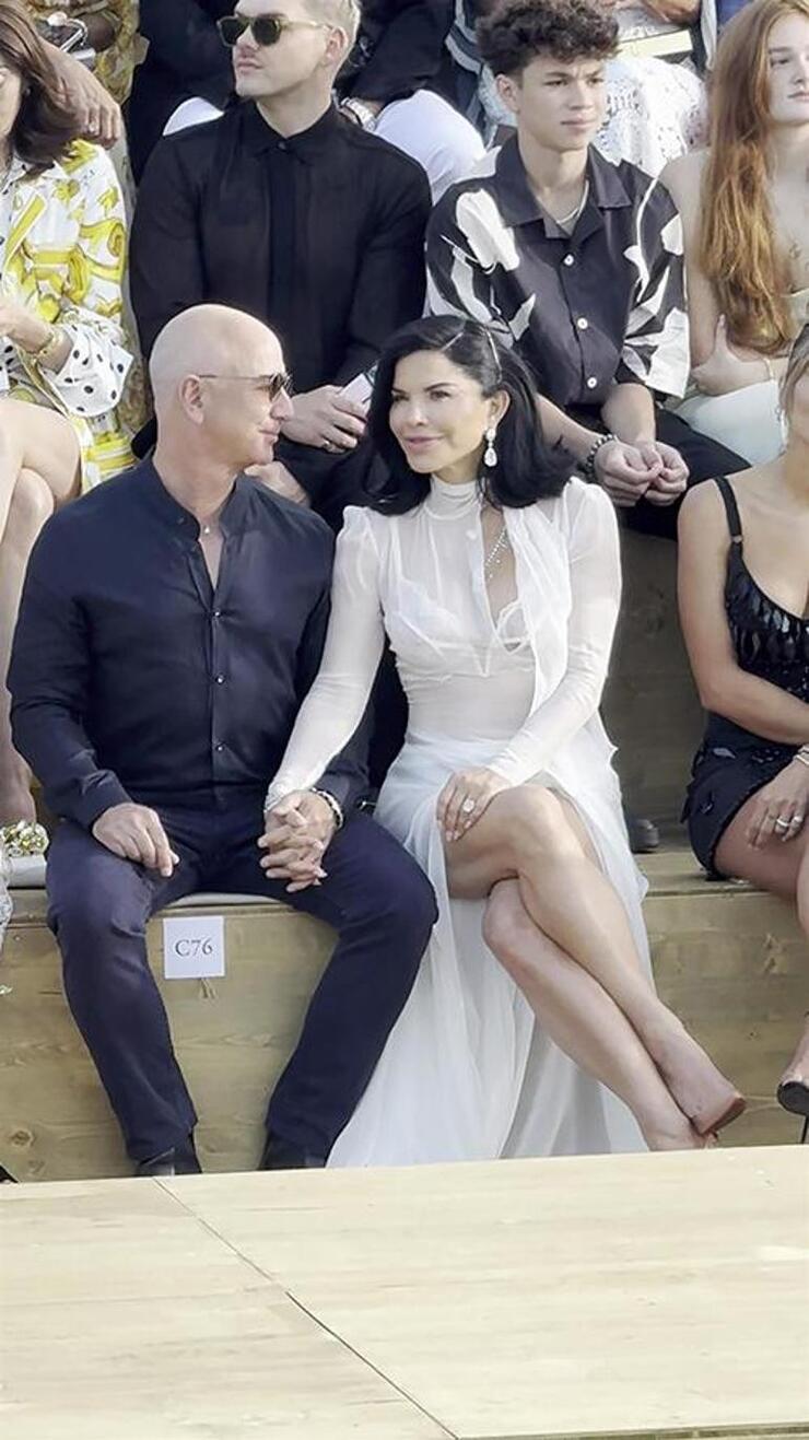 Nişanlı Çift Jeff Bezos ve Lauren Sanchez'den Evlilik Müjdesi Yok, Çeşme'de Romantik Anlar!