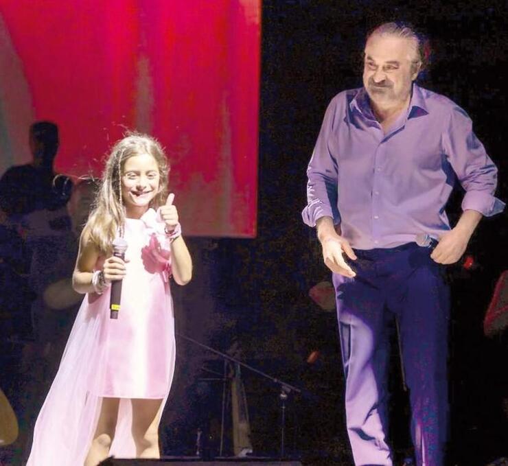 Çağla Şıkel ve Nail Gönenli Çeşme'de Görüntülendi, Ayrılık Sonrası İlk Buluşma Gerçekleşti