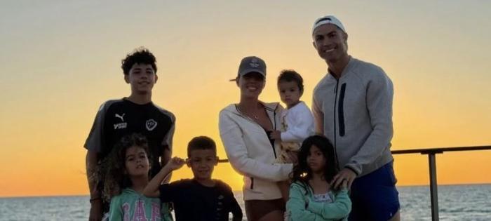 Cristiano Ronaldo, Georgina Rodriguez'i "eşim" diyerek tanıttı ancak evlilik durumu belirsiz kaldı