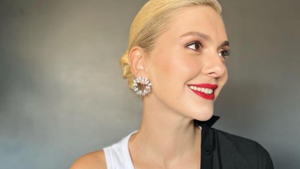 Bergüzar Korel, Düğüm dizisi için saçlarını koyu renge boyadı, 20 kilo verdiğini duyurdu