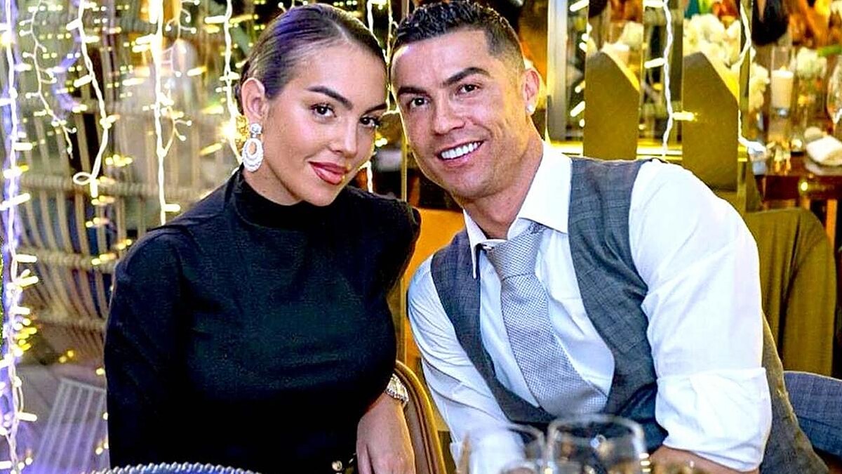 Cristiano Ronaldo, Georgina Rodriguez'i "eşim" diyerek tanıttı ancak evlilik durumu belirsiz kaldı