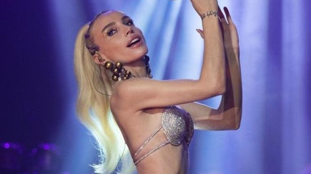 Gülşen'in cesur elbisesi ve dansı sosyal medyada tartışma yarattı, ikiye böldü!