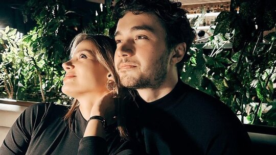 Leyla Tanlar ve Burak Dakak'tan Nişanlılık Döneminde Romantik Paylaşım
