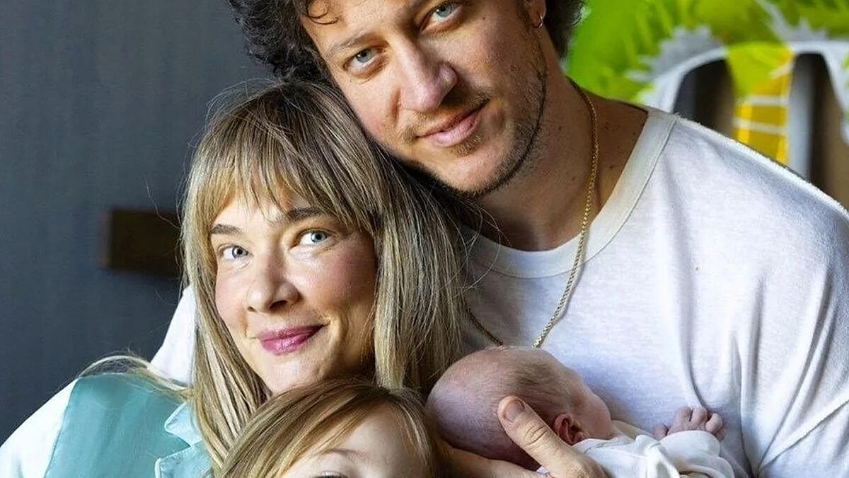 Müge Boz ve Caner Erdeniz, Oğulları Rika'nın Yüzünü İlk Kez Paylaştı!