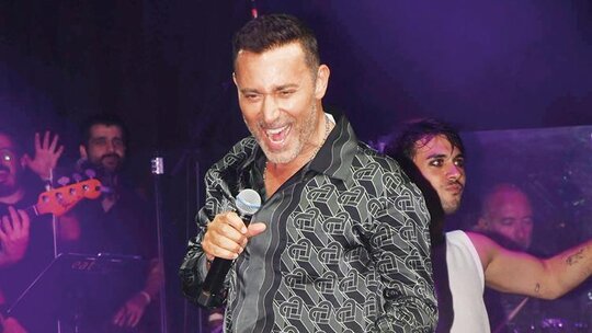 Mustafa Sandal'ın Konserinde Aile İle Unutulmaz Anlar Yaşandı