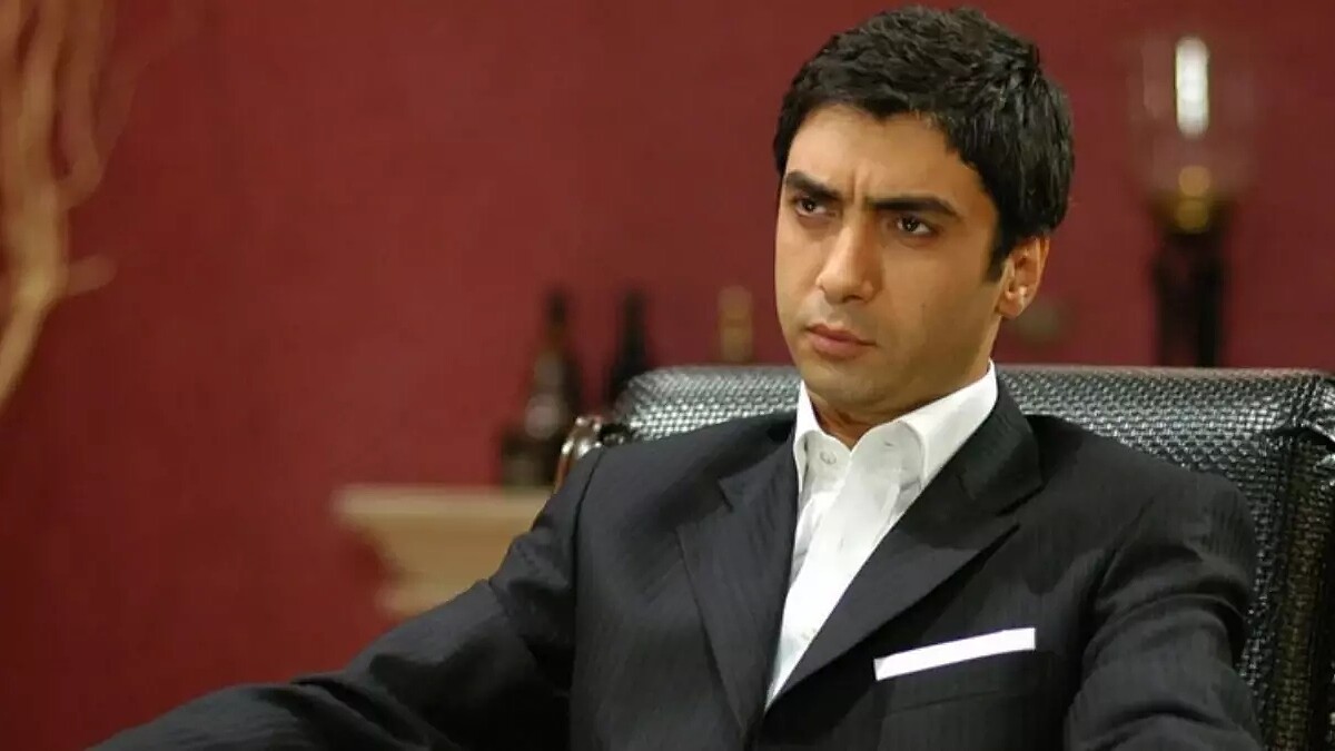 Necati Şaşmaz'ın Beyaz Saçları Hayranlarını Şaşırttı, "Yaşlanmış Polat" Yorumları Geldi