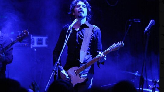 Replikas'ın solisti Gökçe Akçelik 47 yaşında hayatını kaybetti, ölüm nedeni açıklanmadı