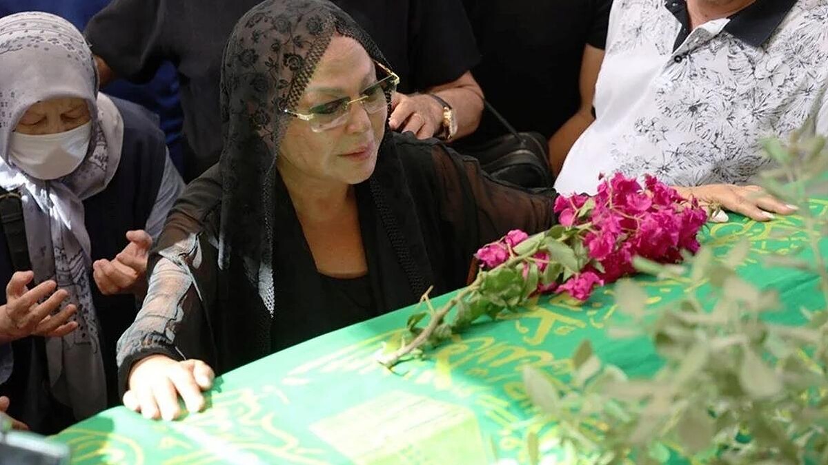 Safiye Soyman, oğlu Harun’un vefatı sonrası acısını paylaşıp destek olanlara teşekkür etti