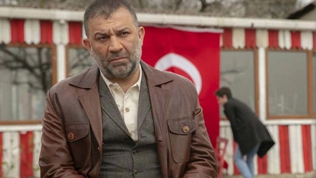 Şevket Çoruh 15 yaş küçük eşi Özge Turna ile Çeşme’de tatile çıktı, yorumlar yağdı!