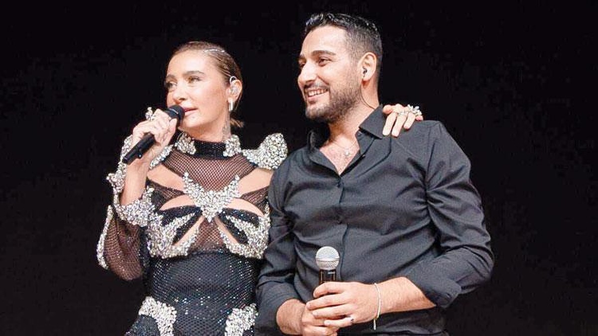 Sıla, genç yetenek Can Toğrulca ile sahnede "Boş Yere" parçasını seslendirdi