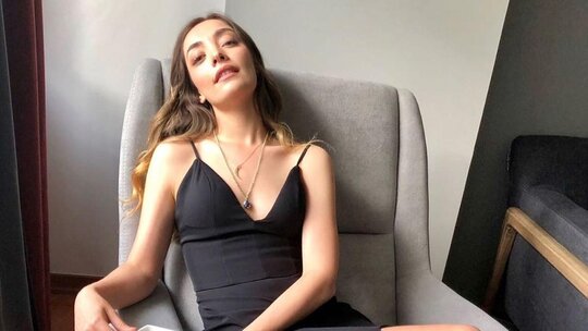 Zeynep Tuğçe Bayat bebek heyecanını paylaştı! Aşerdiği elmayı bulamıyor