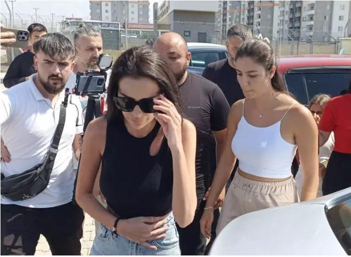 Dilan Polat, Engin Polat ve kayınpederiyle cezaevinde buluştu, basına yanıt vermedi
