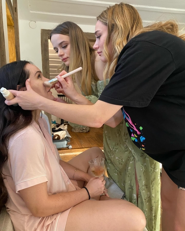 Joey King Kardeşinin Kına Gecesinde Türk Gelenekleriyle Duygusal Anlar Yaşadı