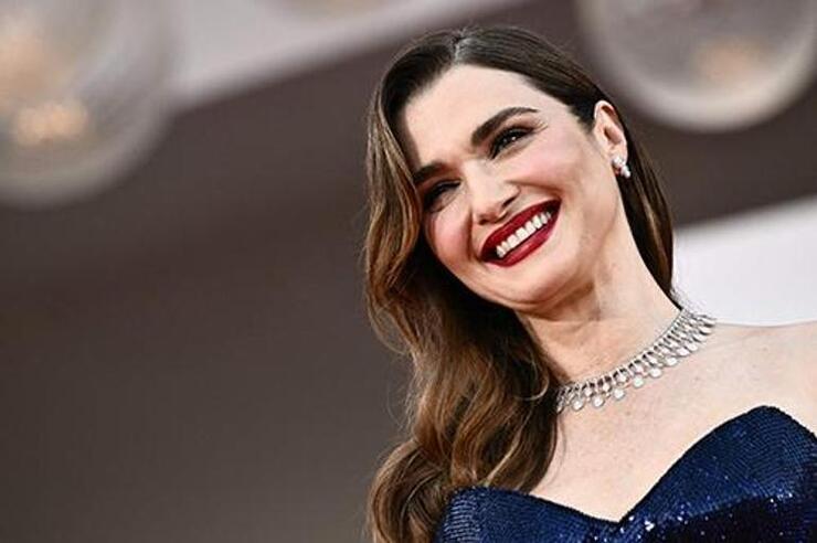 Rachel Weisz, Daniel Craig ile Kırmızı Halıda Parladı: Özel Yaşam Ön Planda!