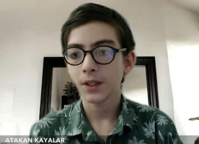 "Filozof Atakan Kayalar'dan 250 Kitapla Felsefi Dönüşüm ve Gelecek Hedefleri"