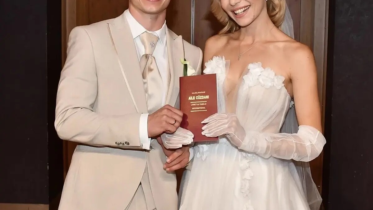 Ahmet Önder Düğününde Zeybek Oynayarak Gösteri Yaptı, Ters Takla ile Fark Yarattı