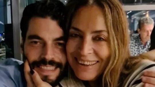 Akın Akınözü Annesinin Vefatından Sonra İlk Doğum Gününü Duygusal Paylaşımlarla Geçirdi