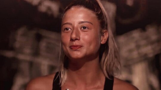 Aleyna Kalaycıoğlu ve annesi Zuhal Kalaycıoğlu konserle gündemde, genç görünümüyle şaşırttı