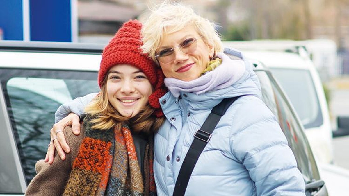 "Altın Portakal'da Fidan'ın Zor Yolculuğu: Yeni Film Prömiyeri İçin Gün Sayıyor"