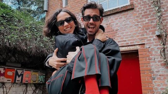 Edis'in konserinde Zeynep Bastık ve Serkay Tütüncü'nün dans şovu sosyal medyayı sarstı!