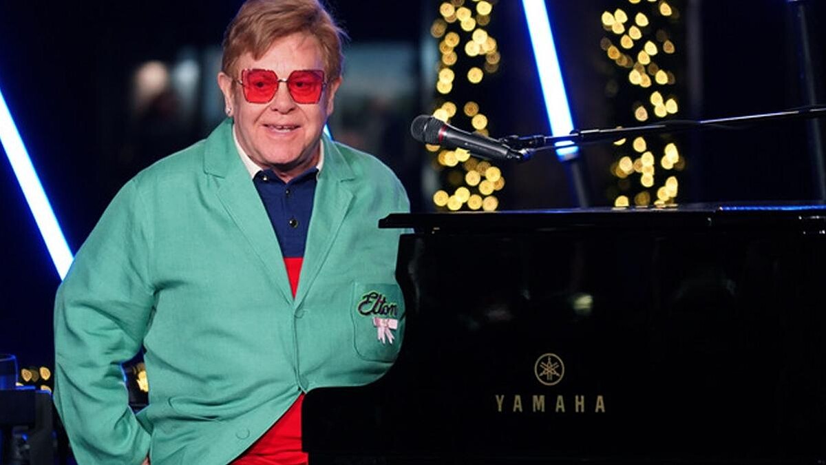 Elton John'un göz enfeksiyonu nedeniyle bir gözünde görme kaybı yaşadığı açıklandı