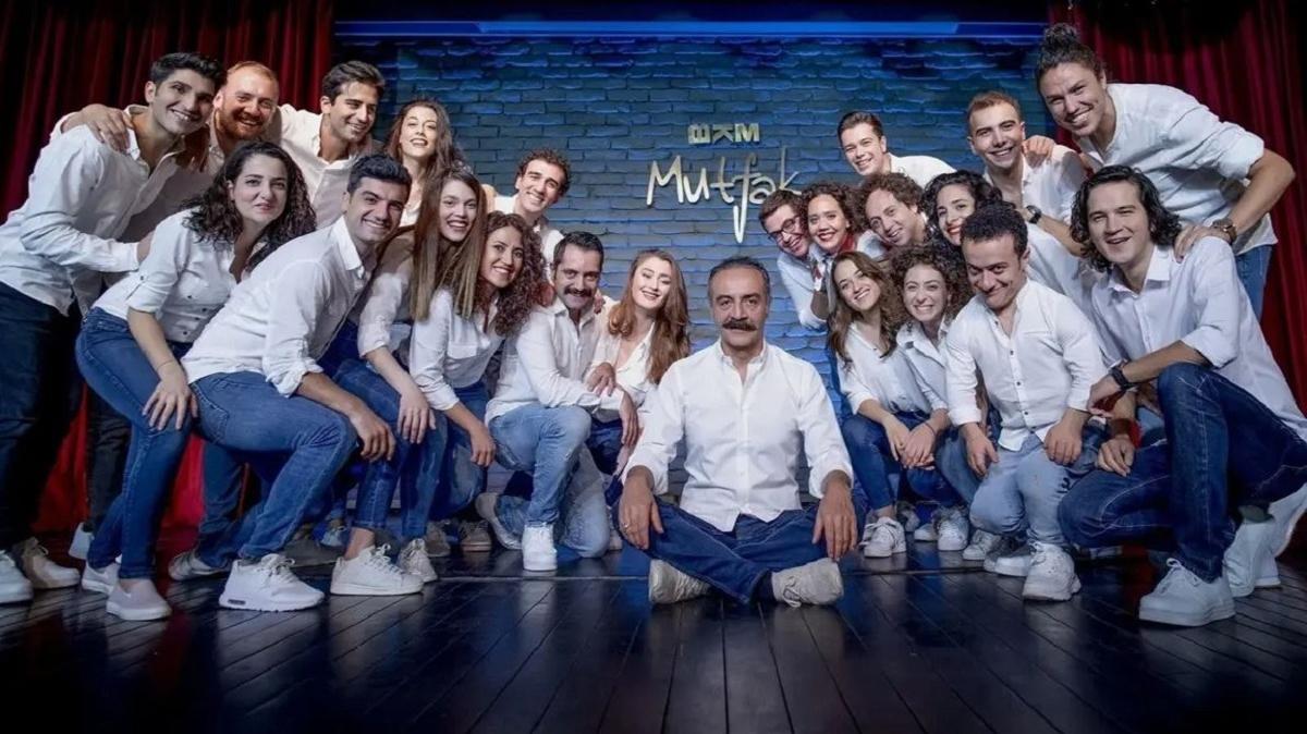 Hamza Yazıcı Çok Güzel Hareketler 2'ye Dönüyor, Ekibe Heyecan Katsın!