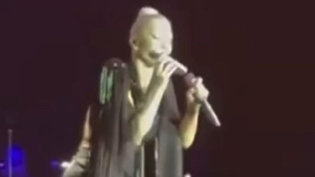 Hande Yener'den Sezen Aksu ile sahnede telefon görüşmesi, dönüş heyecanı arttı!