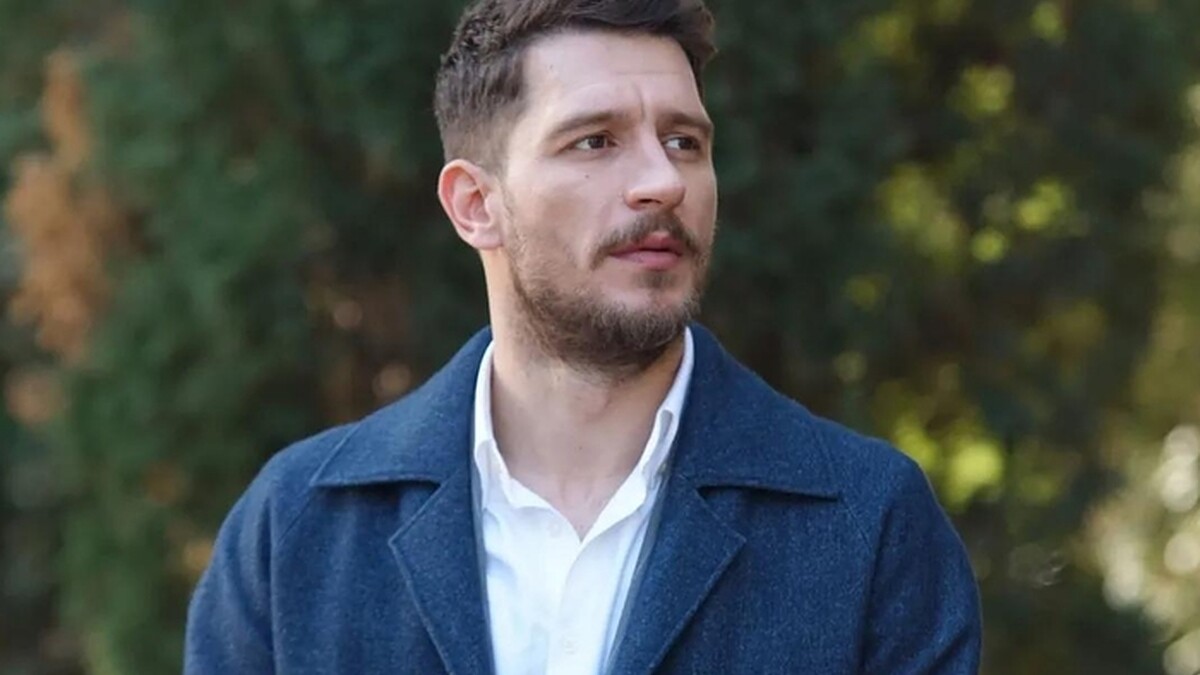 Uraz Kaygılaroğlu'nun yeni imajı sosyal medyada gündem oldu! Dizi için radikal değişim yaptı!