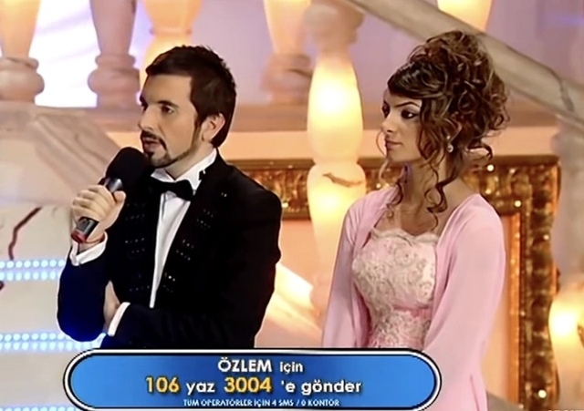 Popstar Özlem Güneş Boşandı ve Tesettürden Çıktı, Gelecekte Dönüşüm İhtimali Söz konusu