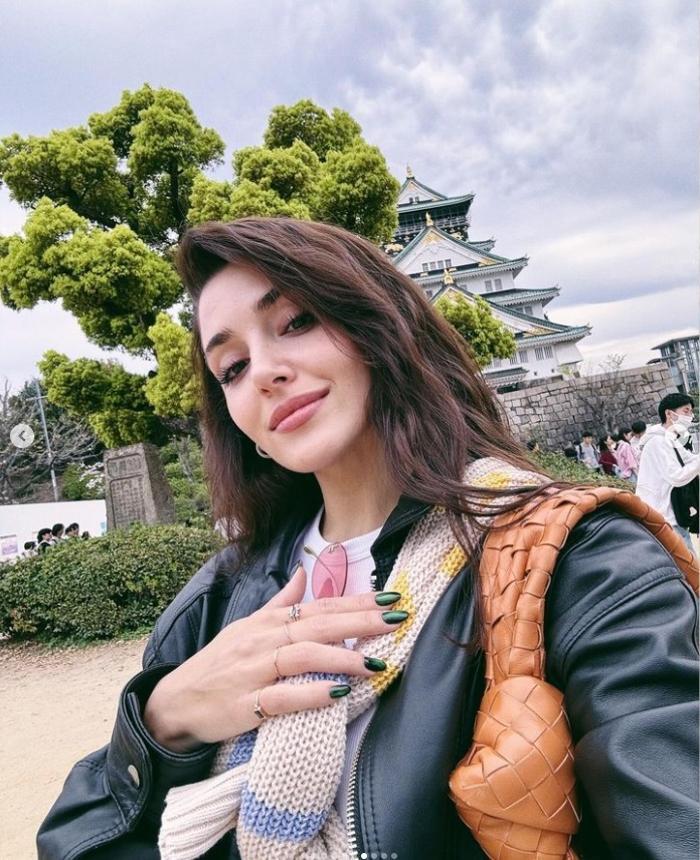 Hande Erçel ve Gökçe Bahadır, Her Postlarıyla 3 Milyon TL Gelir Elde Ediyor