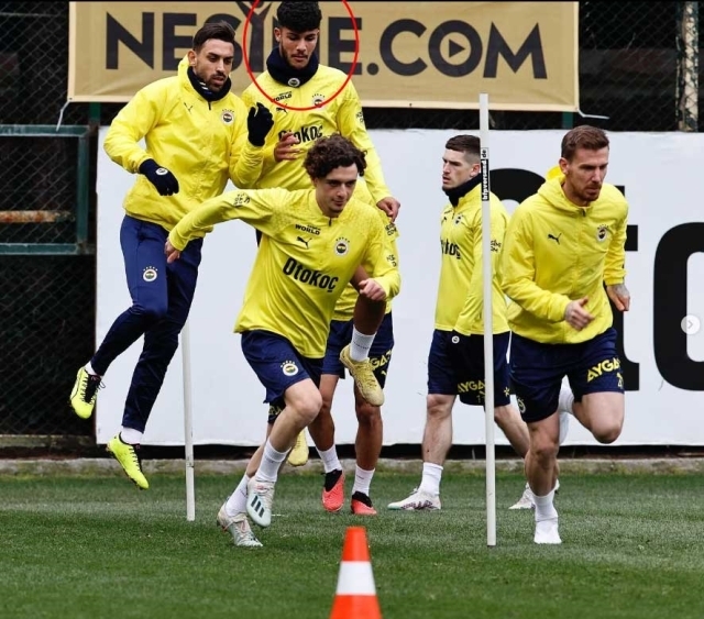 Futbolcudan Şok Davranış: Teknik Direktöre Yumruk Atan Yiğit Epözdemir Kırmızı Kart Gördü