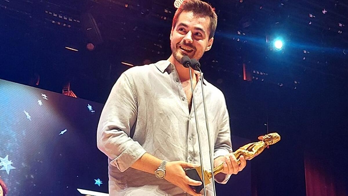 Berk Atan Rumeli’de En İyi Erkek Oyuncu Ödülüyle Gönül Dağı’na Ödül Getirdi