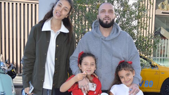 Berkay ve Özlem Ada Şahin Aile Günü Kutladı, Alışverişte ve Yemekte Bir Araya Geldi