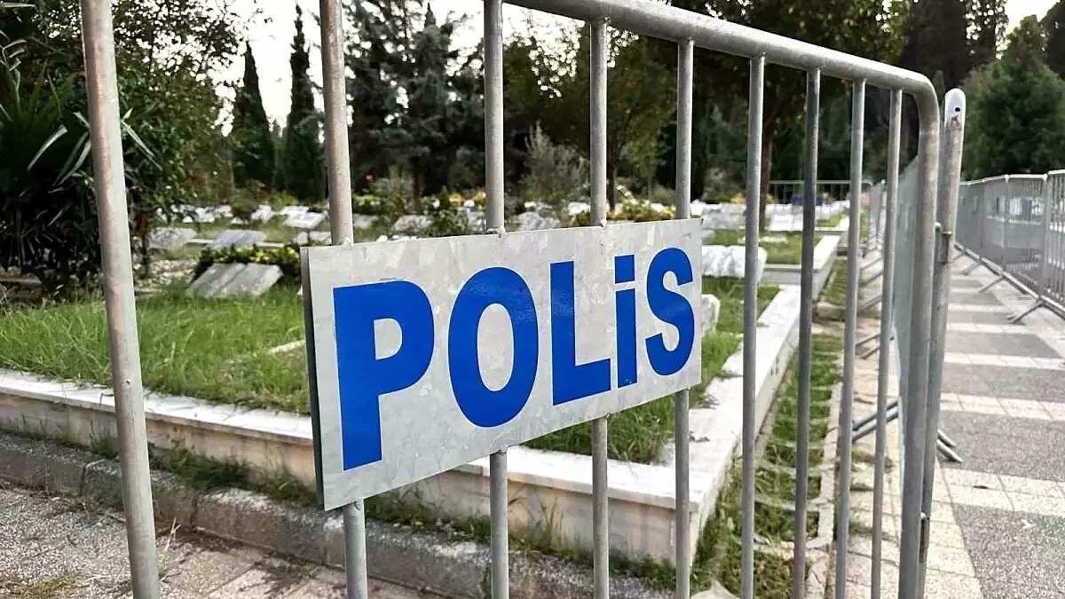 Cem Garipoğlu'nun Mezarı İçin Güvenlik Bariyerleri Kuruldu, Açma İşlemi Yarın Gerçekleşecek