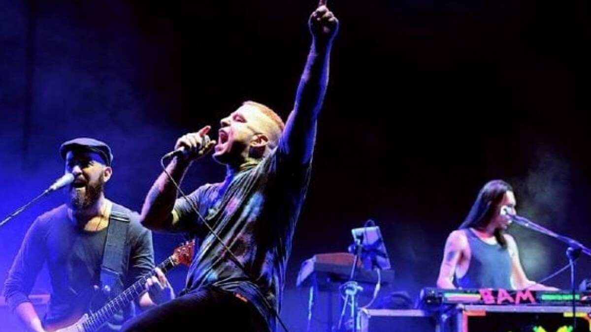 Cumhuriyet Bayramı'nda Kim Kaç Para Kazandı? Sanatçılara Ödenen Ücret! Atena Başı Çekiyor...