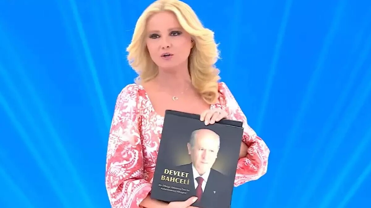 Devlet Bahçeli’nin Kitabı Müge Anlı’dan Canlı Yayında Tanıtıldı