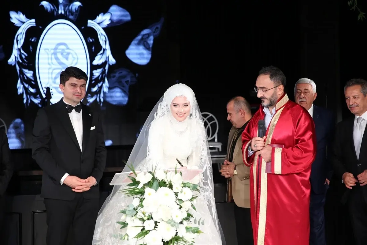 Efkan Ala, Bursa'da Nikah Töranında Şahitlik Yaptı, Önemli İsimler Bir Araya Geldi